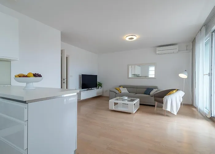 Marino * 特罗吉尔